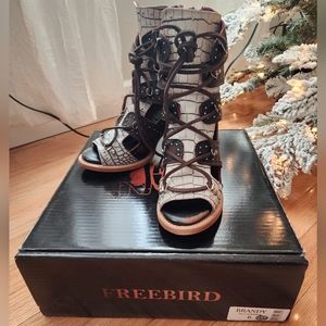 FREEBIRD - BRANDY - BLACK/WHITE - SIZE 6